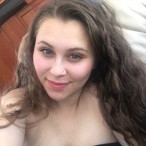 Meet your Posher, Michaela